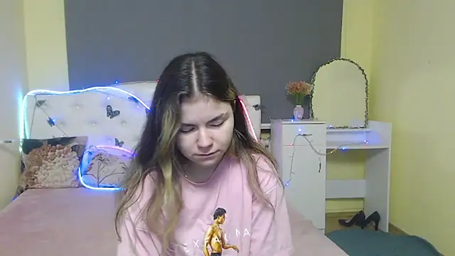 TinaRedly online show from 04/23/26, 12:40