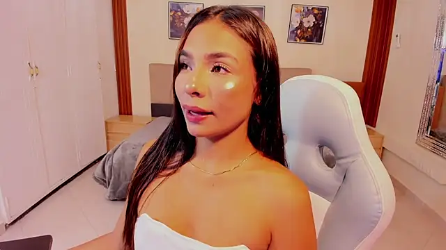 amira cute2 online show from 12/22/25, 10:23