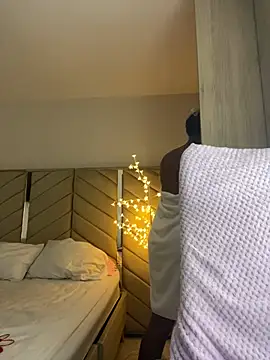 Snapshot of kellya_ chatting on 02/02/25, 11:00 kellya online show from 02/02/25, 11:00