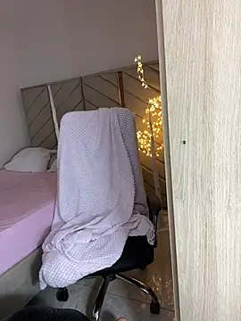 kellya  online show from 04/03/26, 10:19