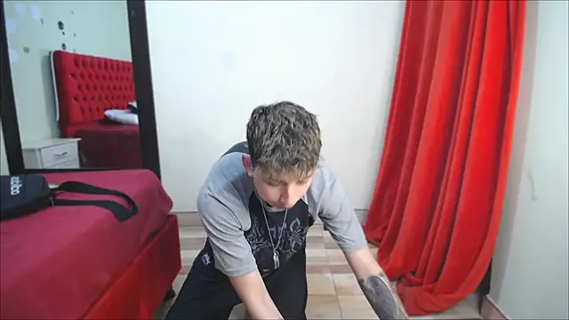 Snapshot of _Thomas_hot_ chatting on 01/26/25, 02:08 Thomas hot online show from 01/26/25, 02:08