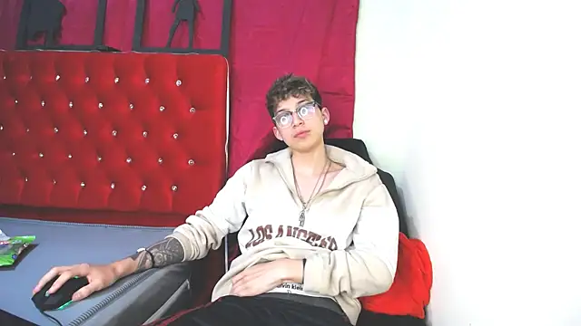 Snapshot of _Thomas_hot_ chatting on 02/11/25, 06:44 Thomas hot online show from 02/11/25, 06:44