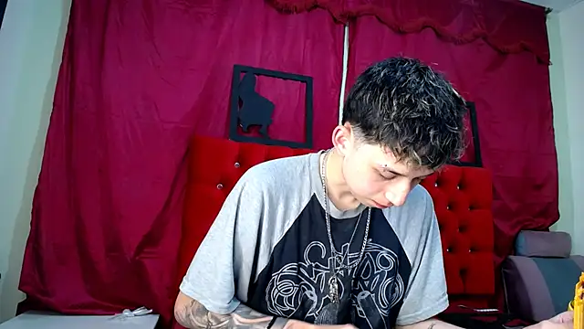 Snapshot of _Thomas_hot_ chatting on 03/14/25, 09:00 Thomas hot online show from 03/14/25, 09:00