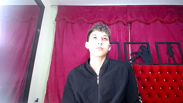 Snapshot of _Thomas_hot_ chatting on 03/18/25, 01:00 Thomas hot online show from 03/18/25, 01:00