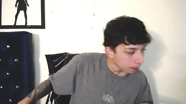 Snapshot of _Thomas_hot_ chatting on 11/04/25, 03:49 Thomas hot online show from 11/04/25, 03:49