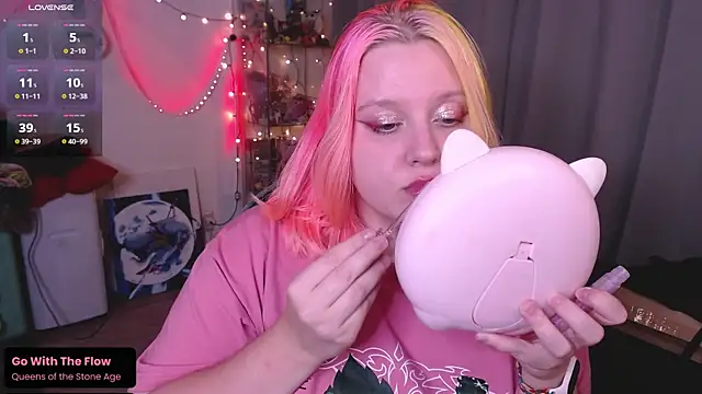 Snapshot of lissamuff chatting on 10/08/25, 04:15 lissamuff online show from 10/08/25, 04:15