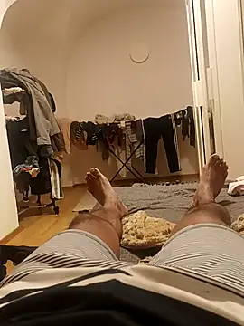 maleesa online show from 10/08/25, 07:55