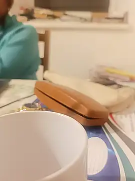 maleesa online show from 10/15/25, 06:52