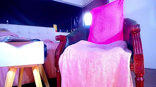 bellatrixx 69 online show from 09/24/25, 11:24