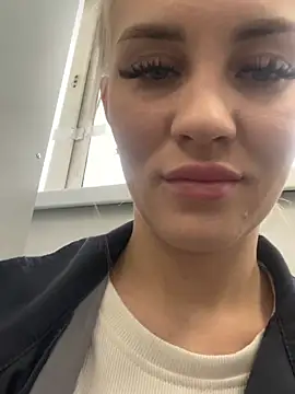 DreamGirl-777 online show from 02/03/25, 07:40