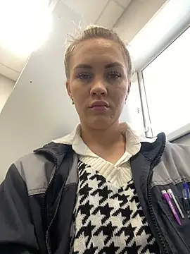 DreamGirl-777 online show from 02/28/25, 04:10