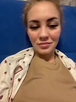 DreamGirl-777 online show from 11/10/25, 08:57