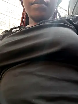 Snapshot of Sarie_sho chatting on 02/27/25, 05:56 Sarie sho online show from 02/27/25, 05:56