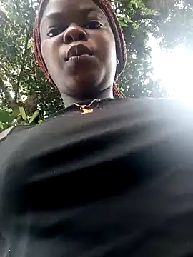 Snapshot of Sarie_sho chatting on 03/13/25, 05:33 Sarie sho online show from 03/13/25, 05:33