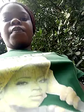 Snapshot of Sarie_sho chatting on 03/22/25, 07:25 Sarie sho online show from 03/22/25, 07:25