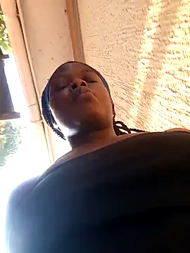 Snapshot of Sarie_sho chatting on 10/24/25, 05:04 Sarie sho online show from 10/24/25, 05:04