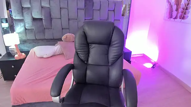 Chloe evans   online show from 02/10/25, 08:53