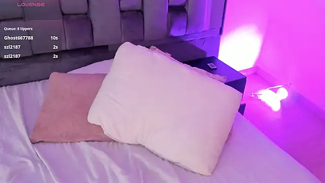 Chloe evans   online show from 02/11/25, 02:35