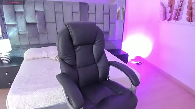 Chloe evans   online show from 02/13/25, 07:10