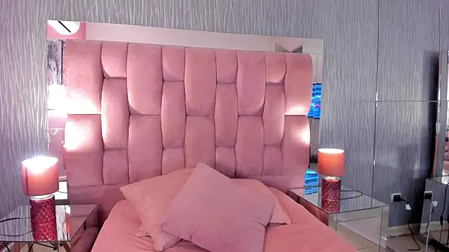 Chloe evans   online show from 11/07/25, 11:43