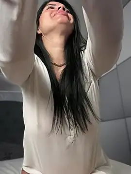 Snapshot of _adelle chatting on 01/13/25, 06:16 adelle online show from 01/13/25, 06:16