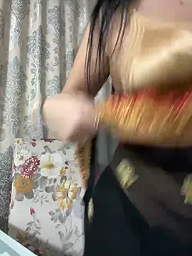 Snapshot of _adelle chatting on 02/01/25, 11:21 adelle online show from 02/01/25, 11:21