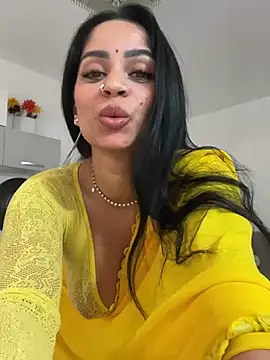 Snapshot of _adelle chatting on 03/15/25, 11:08 adelle online show from 03/15/25, 11:08