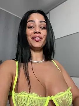 Snapshot of _adelle chatting on 03/20/25, 12:11 adelle online show from 03/20/25, 12:11