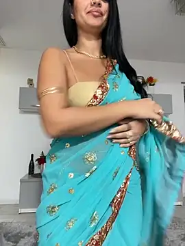 Snapshot of _adelle chatting on 10/18/25, 11:11 adelle online show from 10/18/25, 11:11