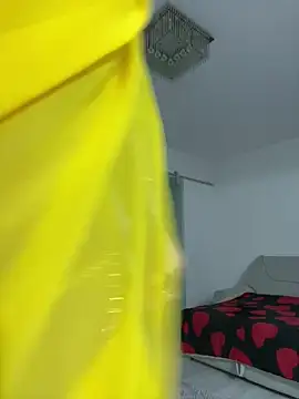 Snapshot of _adelle chatting on 10/25/25, 10:56 adelle online show from 10/25/25, 10:56