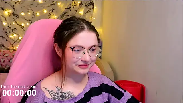 Snapshot of me__hanna chatting on 01/21/25, 01:39 me hanna online show from 01/21/25, 01:39