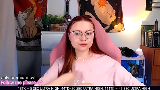 Snapshot of me__hanna chatting on 09/27/25, 10:37 me hanna online show from 09/27/25, 10:37