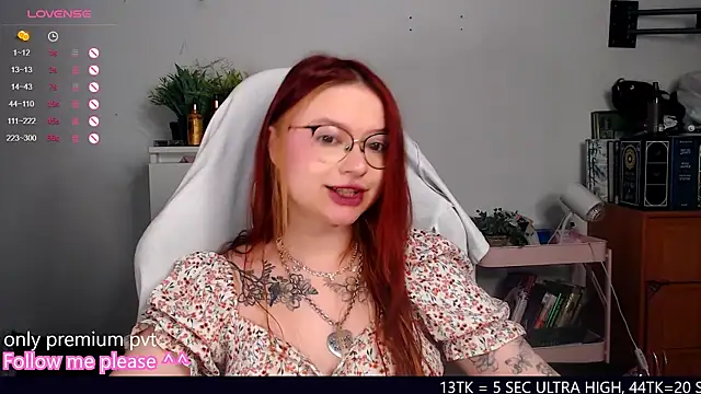 Snapshot of me__hanna chatting on 10/06/25, 11:35 me hanna online show from 10/06/25, 11:35