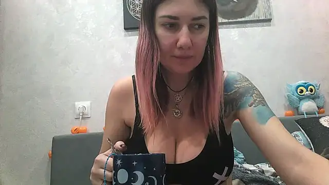 BlueXOwl online show from 12/05/25, 06:37