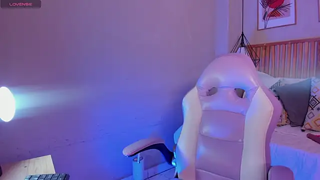 Ginger Winn online show from 10/03/25, 09:12