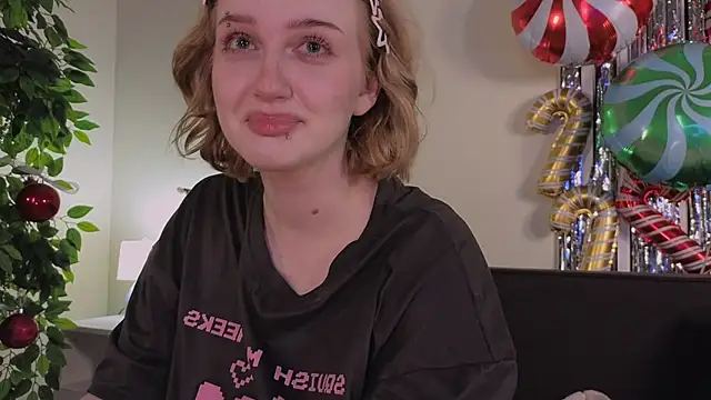 ELLIEJAY online show from 12/17/25, 05:24