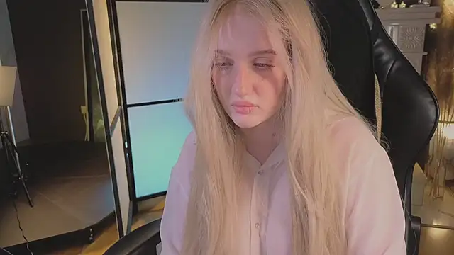 ELLIEJAY online show from 06/07/26, 05:33