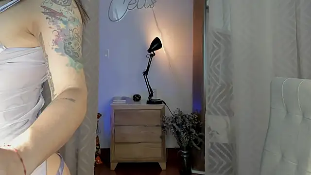 yandracelisofficial online show from 01/17/25, 03:23