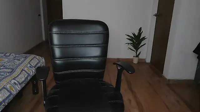 Suzie darling online show from 11/26/25, 02:45