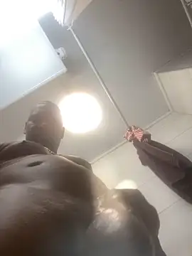 Snapshot of Elrubiolargo chatting on 12/26/24, 11:24 Elrubiolargo online show from 12/26/24, 11:24