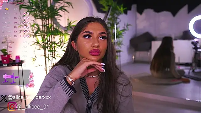 VanessaSimon online show from 02/08/25, 06:12