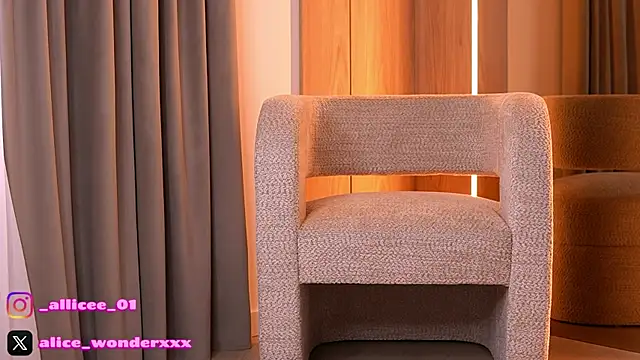 VanessaSimon online show from 04/01/26, 06:14