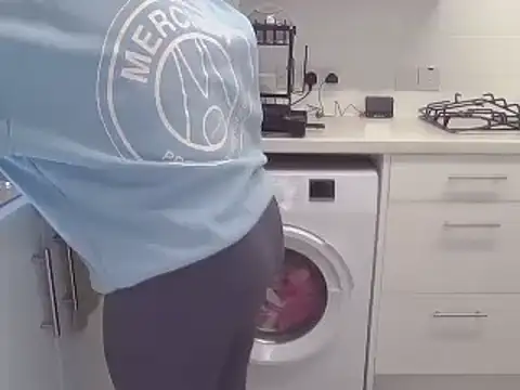 Snapshot of magical_mia chatting on 03/06/25, 02:40 magical mia online show from 03/06/25, 02:40