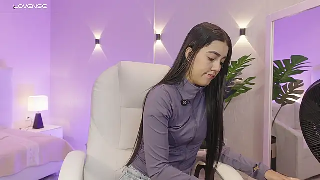 miagomezweb1 online show from 09/22/25, 12:29