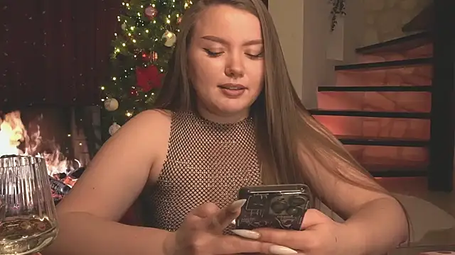 DaisyStacey online show from 12/31/24, 11:06