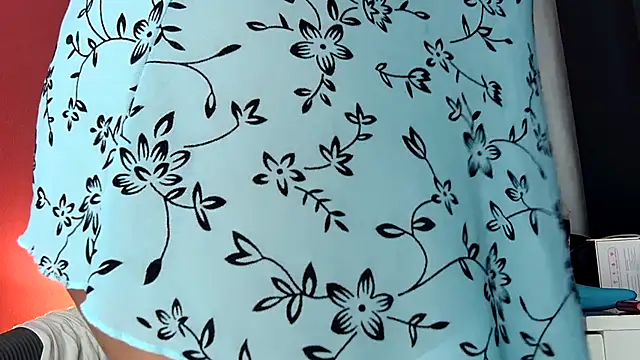 Snapshot of rosesdesiles chatting on 02/12/25, 12:48 rosesdesiles online show from 02/12/25, 12:48