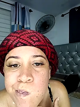 Snapshot of the_geisha_2021k chatting on 10/22/25, 12:33 the geisha 2021k online show from 10/22/25, 12:33