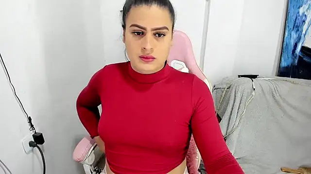 Snapshot of blonde_girl01 chatting on 10/13/25, 04:29 blonde girl01 online show from 10/13/25, 04:29