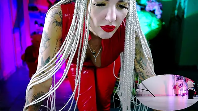 MonicaMaxwel online show from 12/04/25, 10:46