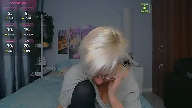 HelgaHimmell online show from 12/13/24, 04:16